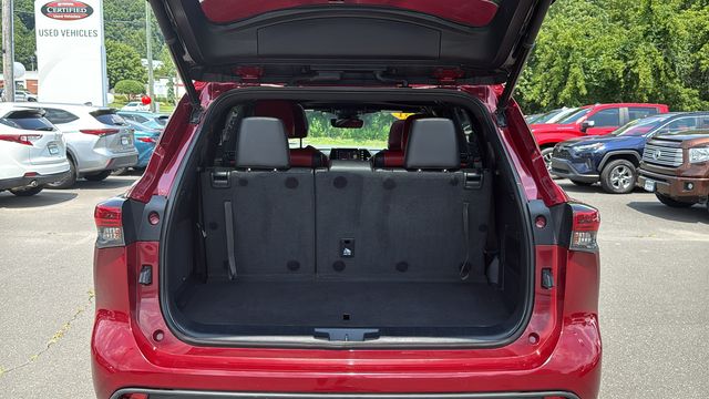 Used 2021 Toyota Highlander SUV