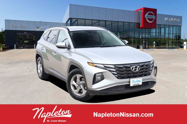Shimmering Silver 2024 Hyundai Tucson SUV / Crossover Front-Wheel Drive 8-Speed Automatic