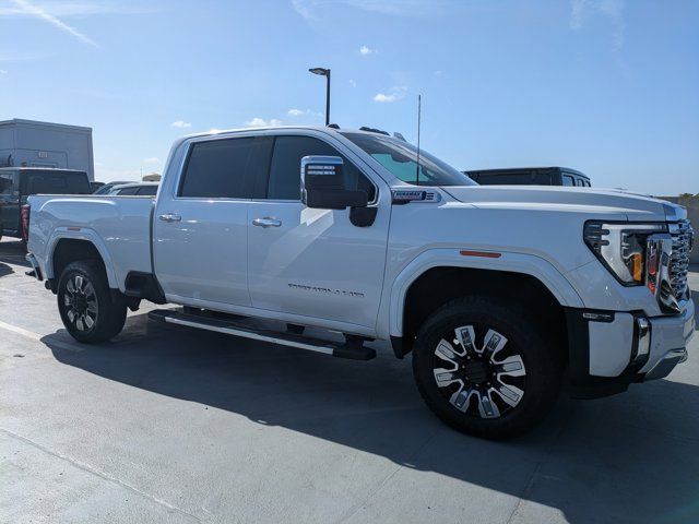 White Frost Tricoat 2025 GMC Sierra 3500HD Denali Crew Cab 4WD Pickup Truck Four-Wheel Drive Automatic