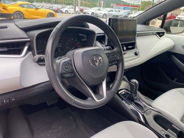 2023 Toyota Corolla Hatchback SE photo
