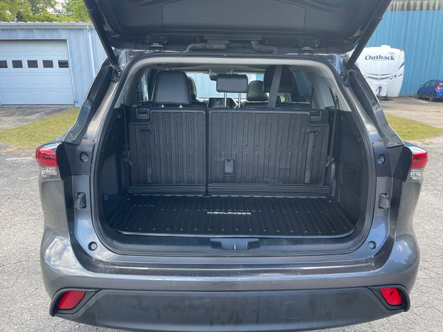 Used 2022 Toyota Highlander Hybrid SUV