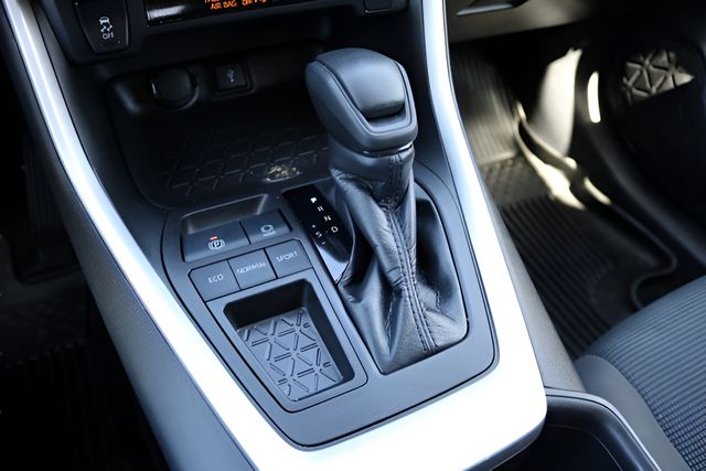 Used Car 2022 Toyota Rav4  Le For Sale Under $25,000 In Austin, Texas