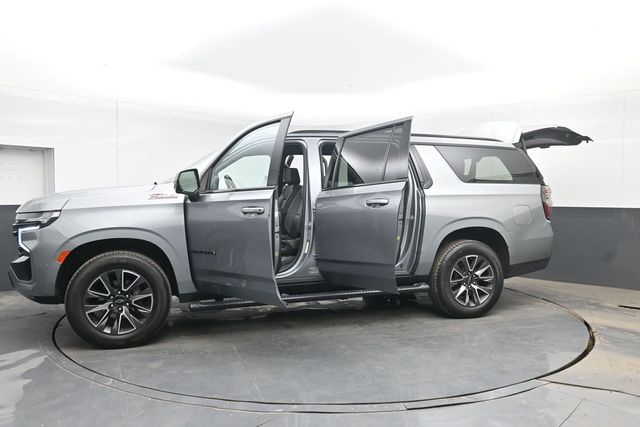 Used 2023 Gray Chevrolet Z71 image 57