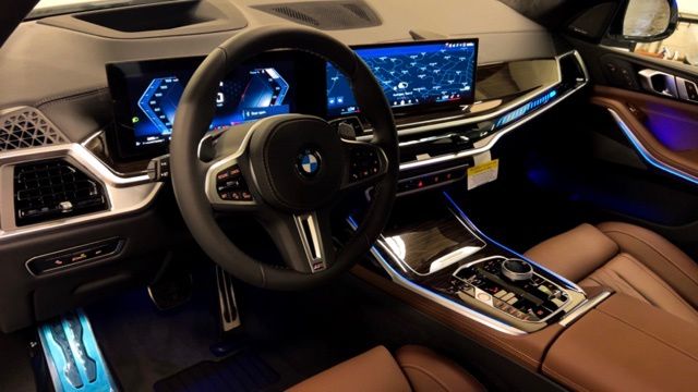 2025 BMW X7 M60i 10