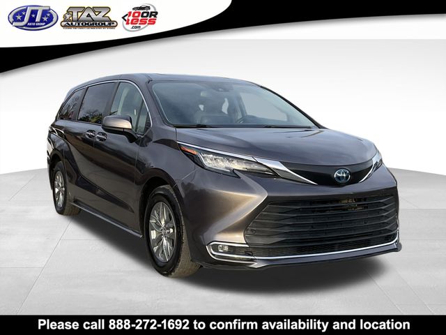 Blue 2022 Toyota Sienna XLE 7-Passenger FWD Minivan Front-Wheel Drive Continuously Variable Transmission