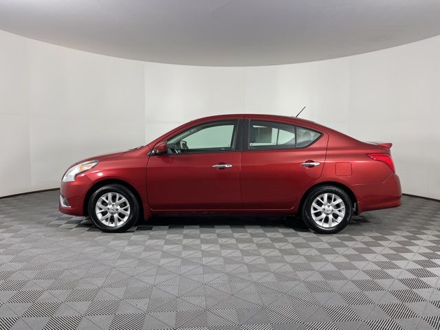 2017 Nissan Versa 1.6 SV 6