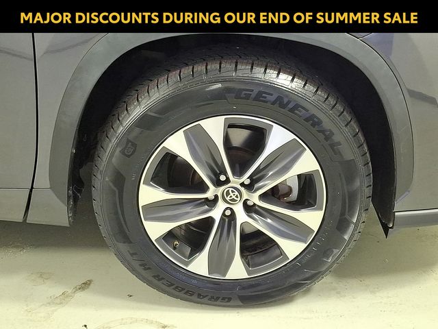 Used 2023 Toyota Highlander SUV