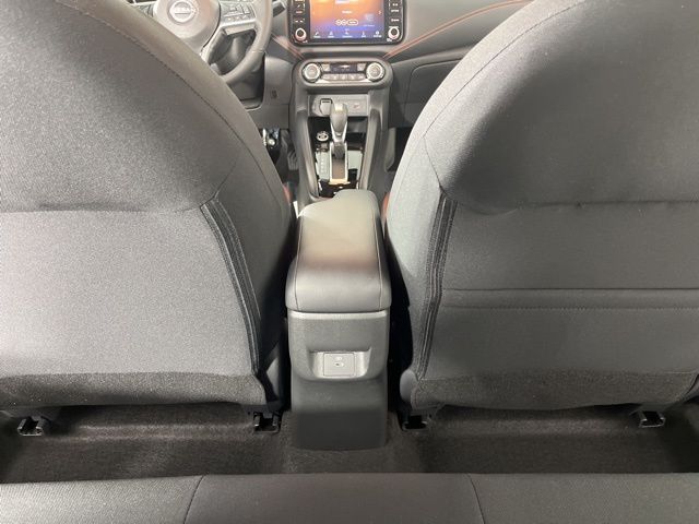 2025 Nissan Versa 1.6 SR 42