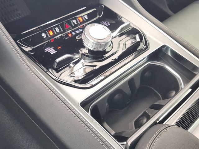 New 2026 White/off-white Jeep Upland image 15