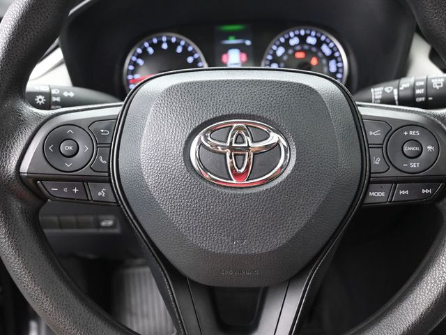 2022 Toyota RAV4 XLE 26