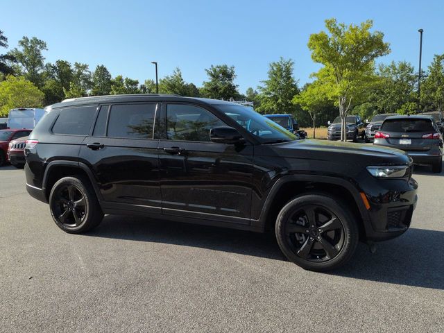 Diamond Black Crystal Pearlcoat 2022 Jeep Grand Cherokee L Altitude RWD SUV / Crossover 4X2 8-Speed Automatic