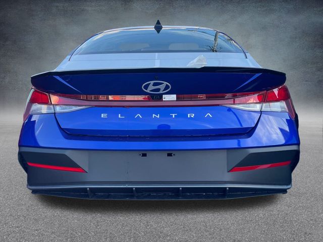 2025 Hyundai Elantra SEL 4