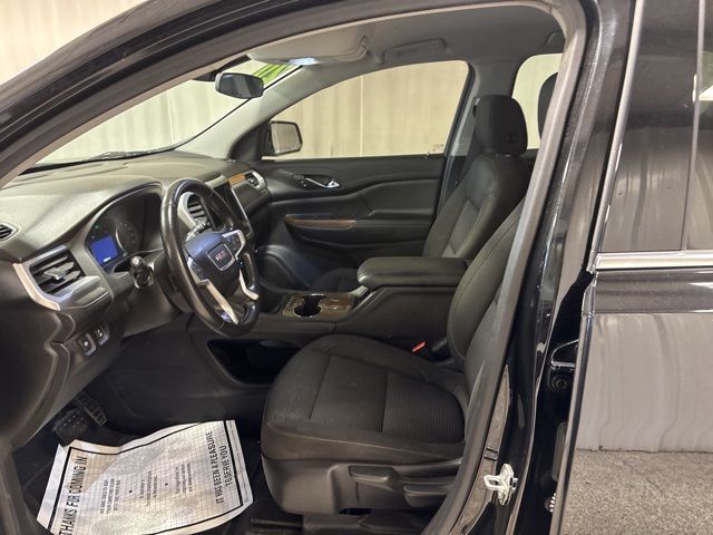 2020 GMC Acadia SLE photo