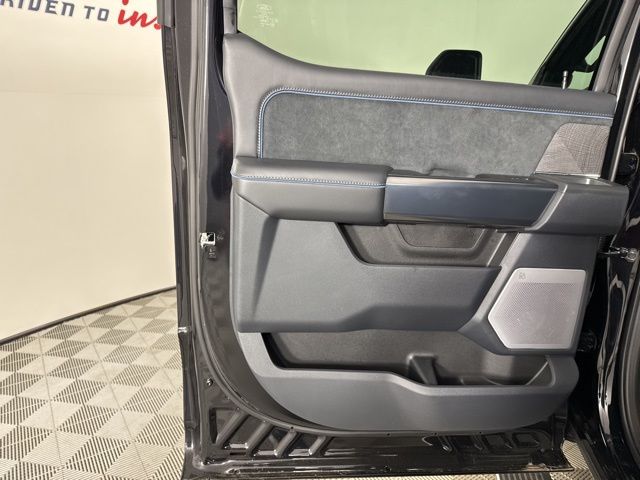 2025 Agate Black Metallic Ford Super Duty F-350 SRW Platinum 4X4 Truck