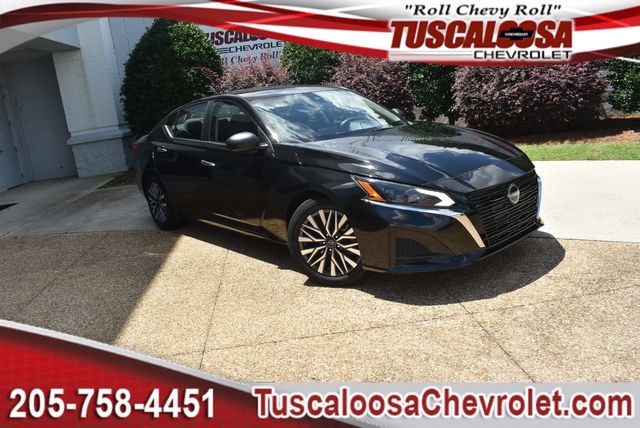 Super Black 2024 Nissan Altima Sedan Front-Wheel Drive Continuously Variable Transmission