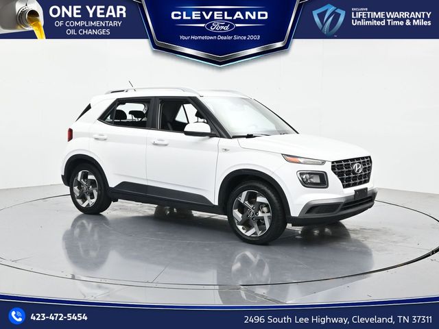 Lunar White 2024 Hyundai Venue SUV / Crossover Front-Wheel Drive Continuously Variable Transmission