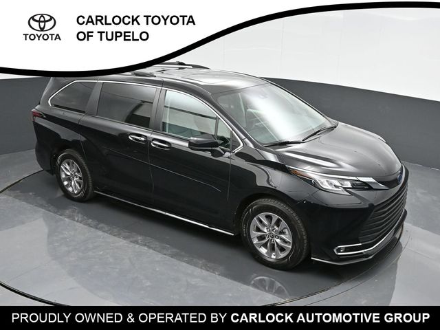 2022 Toyota Sienna XLE 35