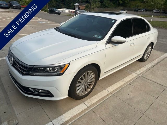 Pure White 2017 Volkswagen Passat Sedan Front-Wheel Drive 6-Speed Automatic