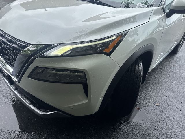 Used 2023 White Nissan SL image 33