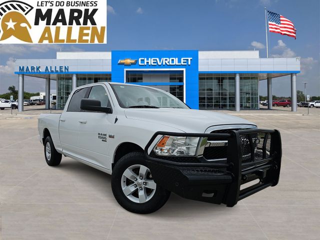 Bright White Clearcoat 2019 RAM 1500 Classic SLT Crew Cab RWD Pickup Truck 4X2 8-Speed Automatic