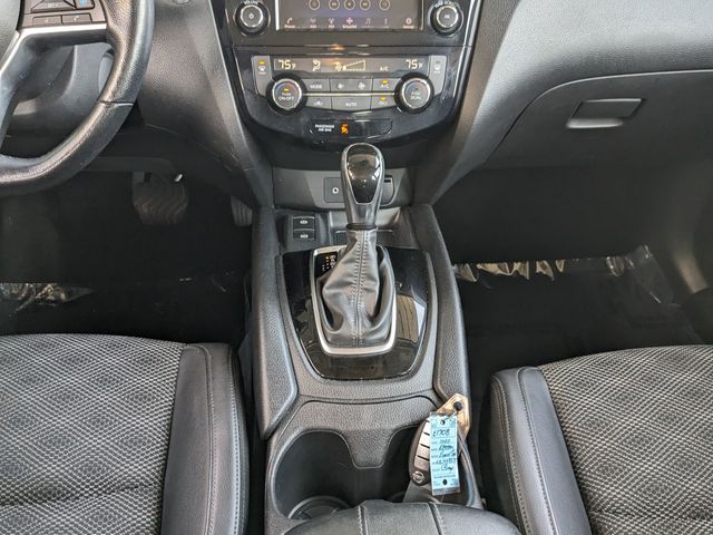 2022 Nissan Rogue Sport SV photo