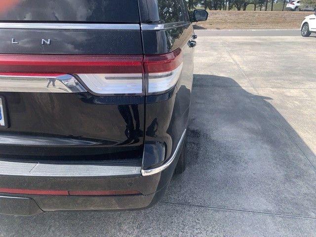 Used 2024 Black Lincoln Reserve image 6