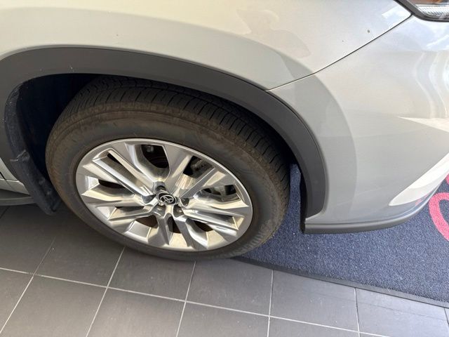 2025 Toyota Highlander Limited Silver at Gullo Toyota