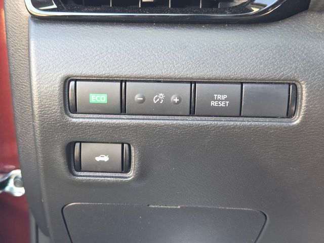 Used 2024  Nissan SV image 25