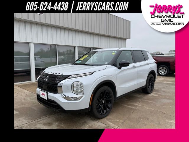 White Diamond 2023 Mitsubishi Outlander Black Edition S-AWC SUV / Crossover All-Wheel Drive Continuously Variable Transmission