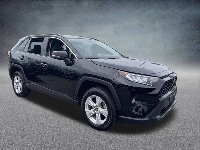 2021 Toyota RAV4 XLE 3