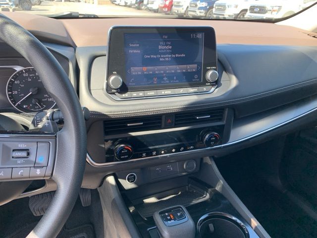 2023 Nissan Rogue SV photo