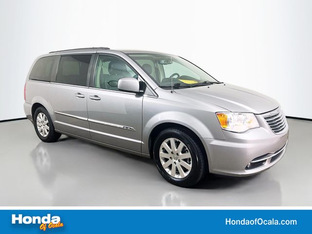 2016 Chrysler Town & Country Touring FWD