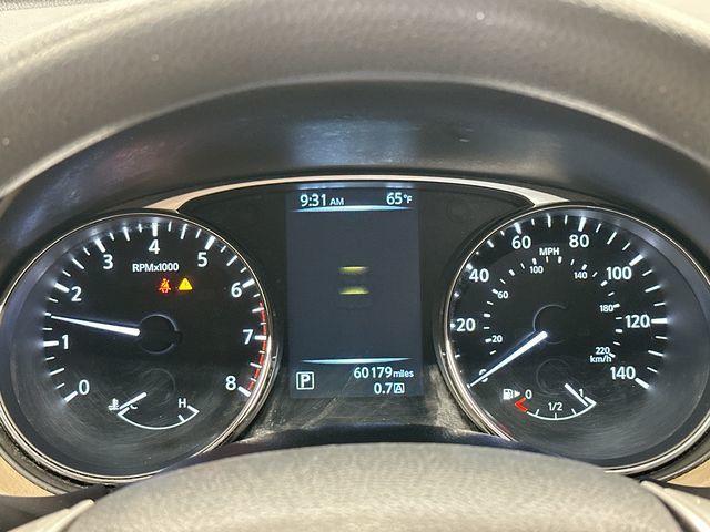 2016 Nissan Rogue SV White at Rafferty Subaru