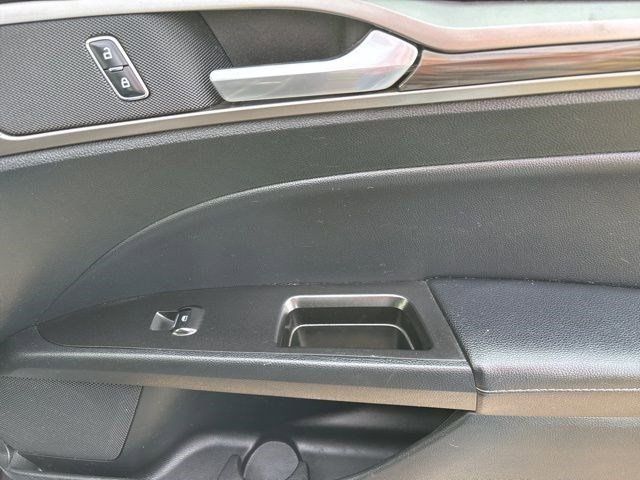 2017 Ford Fusion SE photo