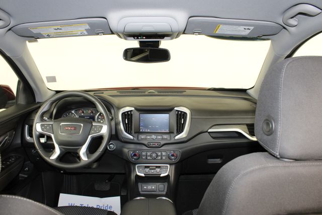 2023 GMC Terrain SLE photo