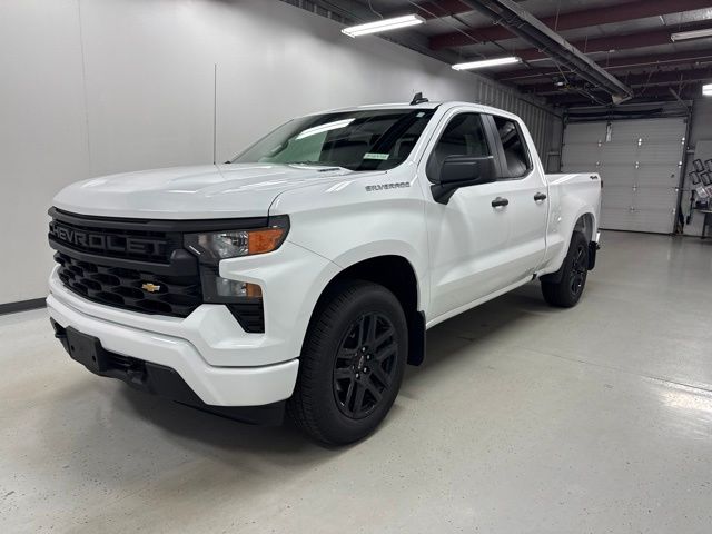 Summit White 2026 Chevrolet Silverado 1500 Custom Double Cab 4WD Pickup Truck Four-Wheel Drive 8-Speed Automatic