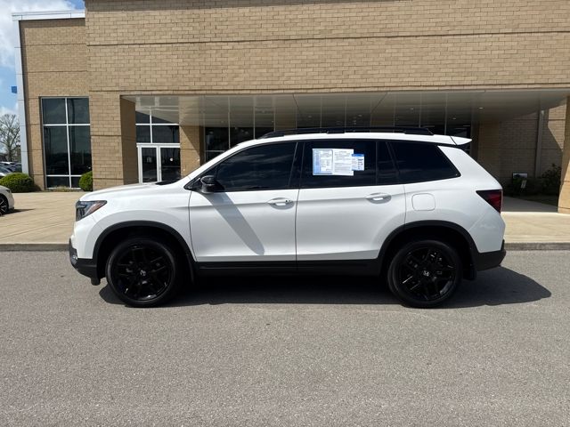 Platinum White Pearl 2025 Honda Passport Black Edition AWD SUV / Crossover All-Wheel Drive 9-Speed Automatic