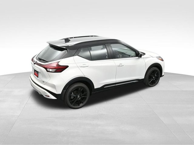 2024 Nissan Kicks SR 22