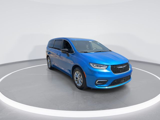 New 2026 Hydro Blue Pearl-Coat Exterior Paint Chrysler Limited image 2