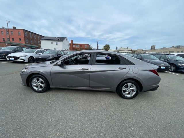 2021 Hyundai Elantra SE 8