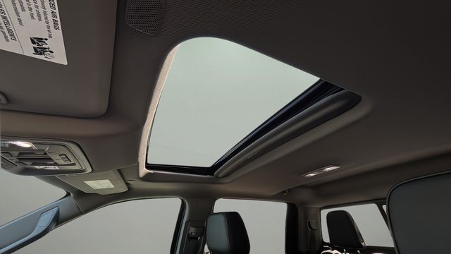 Used 2025 Silver GMC Denali image 19