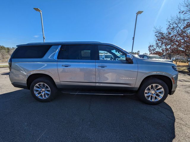 2025 Chevrolet Suburban Premier photo