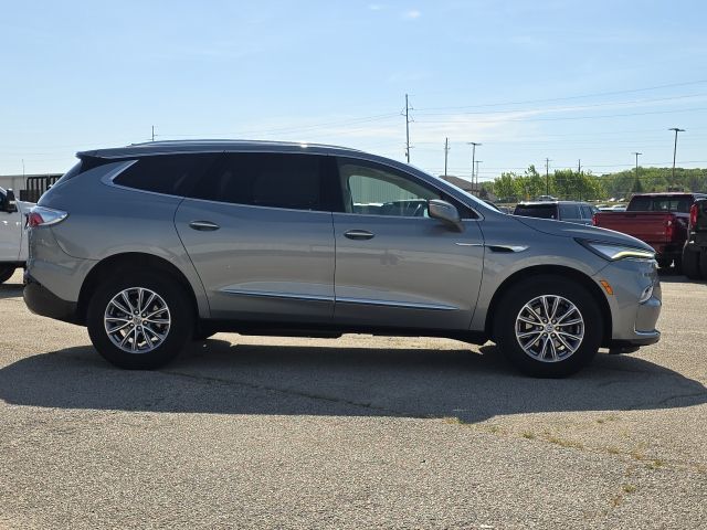 2023 Buick Enclave Essence:C02602