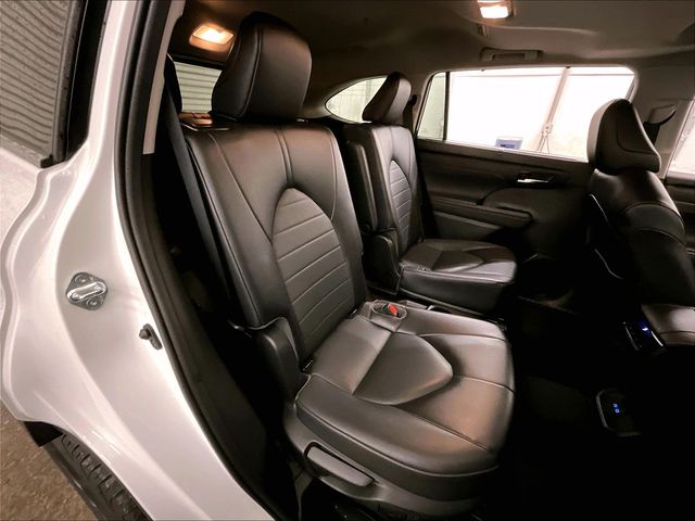 2022 Toyota Highlander XLE Beige at South Hills Kia
