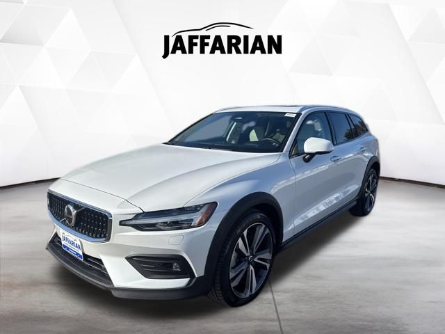 Crystal White Pearl 2025 Volvo V60 Cross Country B5 Plus AWD Wagon All-Wheel Drive Automatic