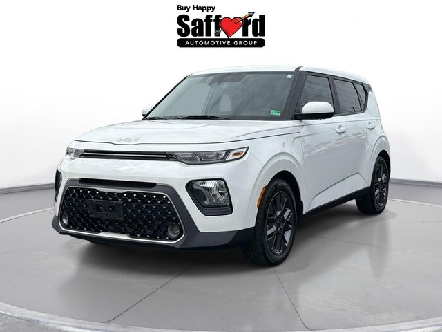 Snow White Pearl 2022 Kia Soul SUV / Crossover Front-Wheel Drive Continuously Variable Transmission