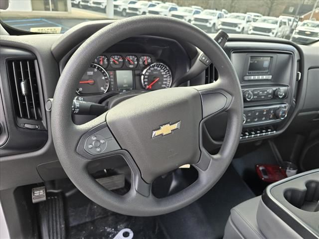 2023 Chevrolet Silverado 5500HD Work Truck 18