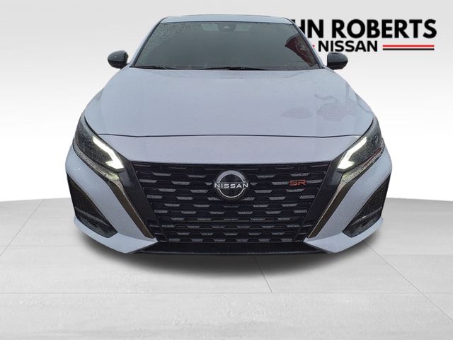 2023 Nissan Altima 2.0 SR 12