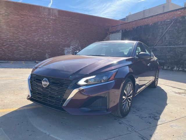 Garnet Pearl Metallic 2025 Nissan Altima Sedan Front-Wheel Drive Continuously Variable Transmission