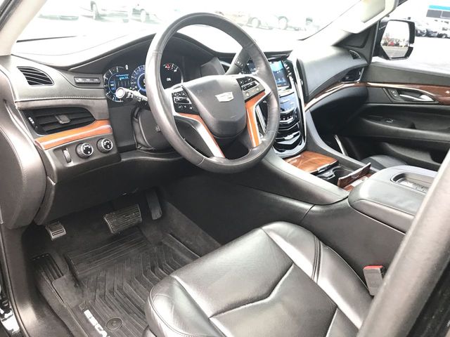 2017 Cadillac Escalade Luxury 10